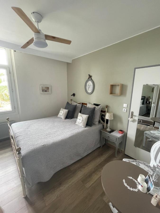 Villa-Chateau Les Terrasses - Tamaris, Plage Des Sablettes, Mer Au Bas De La Propriete La Seyne-sur-Mer Eksteriør billede