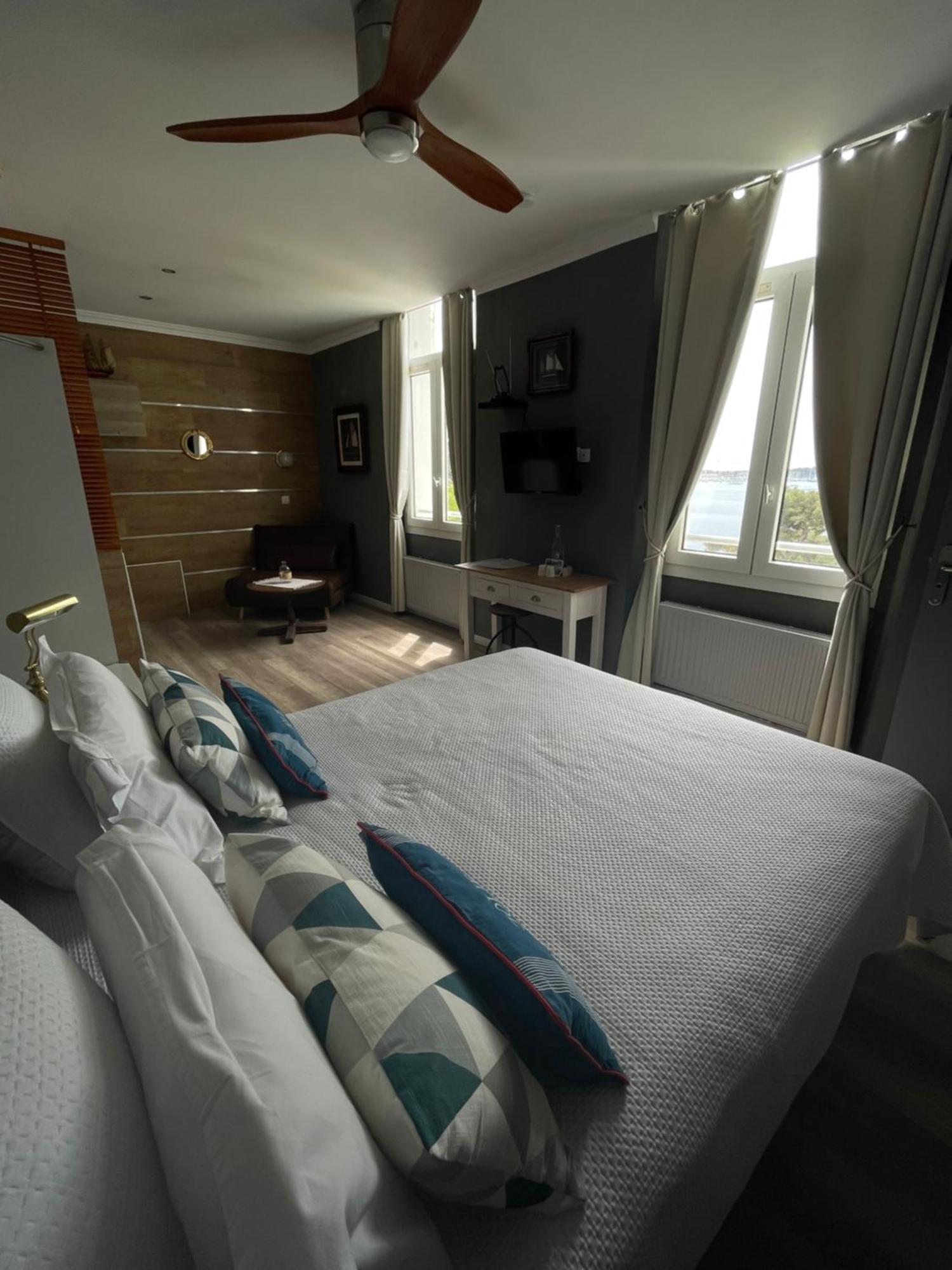 Villa-Chateau Les Terrasses - Tamaris, Plage Des Sablettes, Mer Au Bas De La Propriete La Seyne-sur-Mer Eksteriør billede